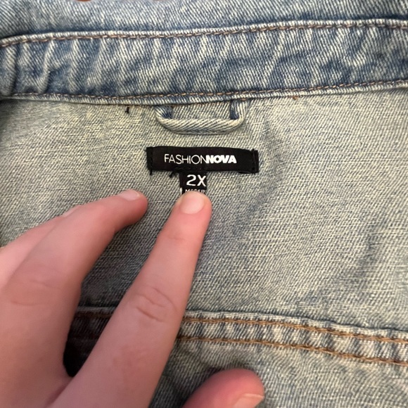 NWOT Fashion Nova Distressed Plus Sized Stereo Love Denim Jacket - Vintage - Picture 10 of 11